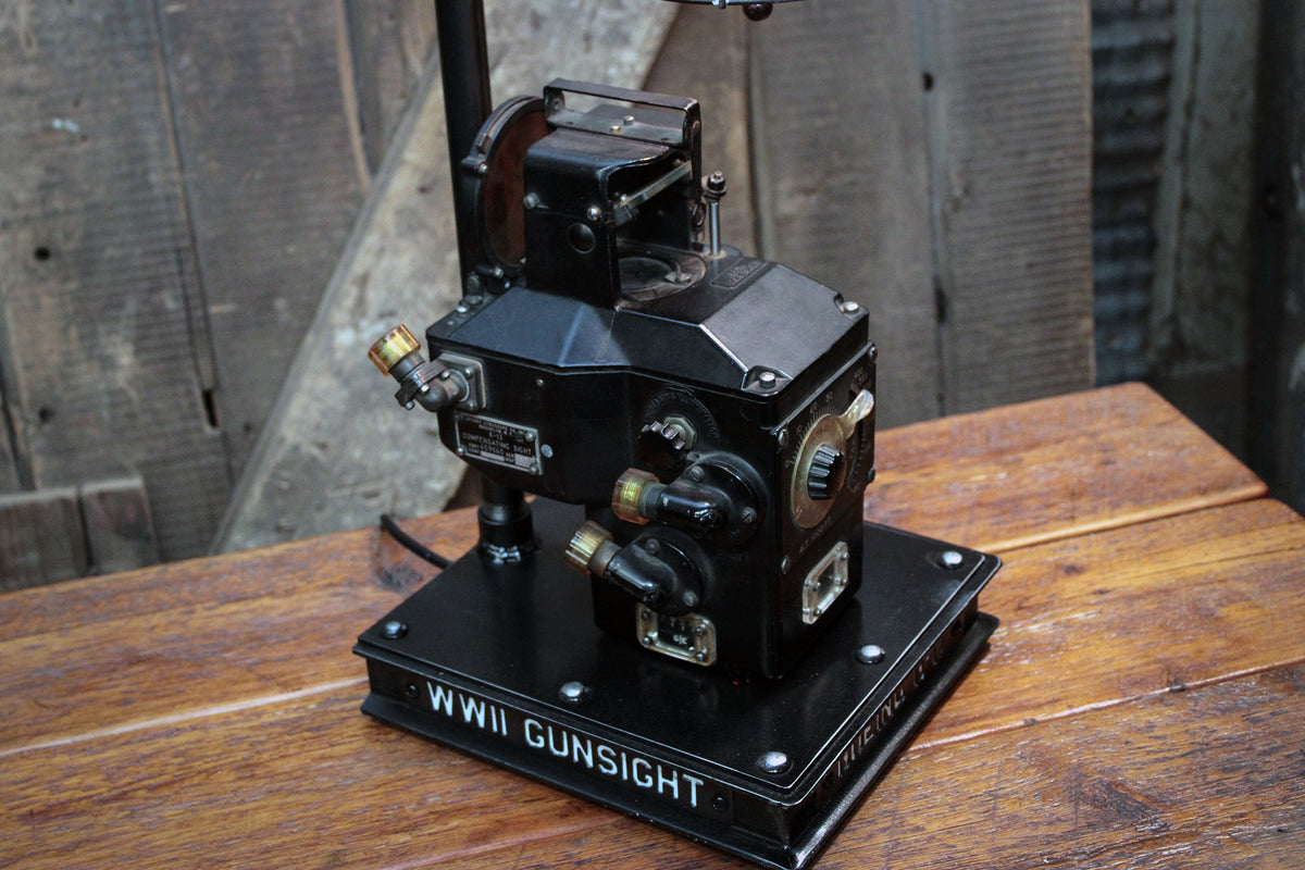 Industrial / WW2 / Aviation / Airplane / Boeing B-17 Bomber Gunsight  / U.S. Military Aircraft Lamp #4894