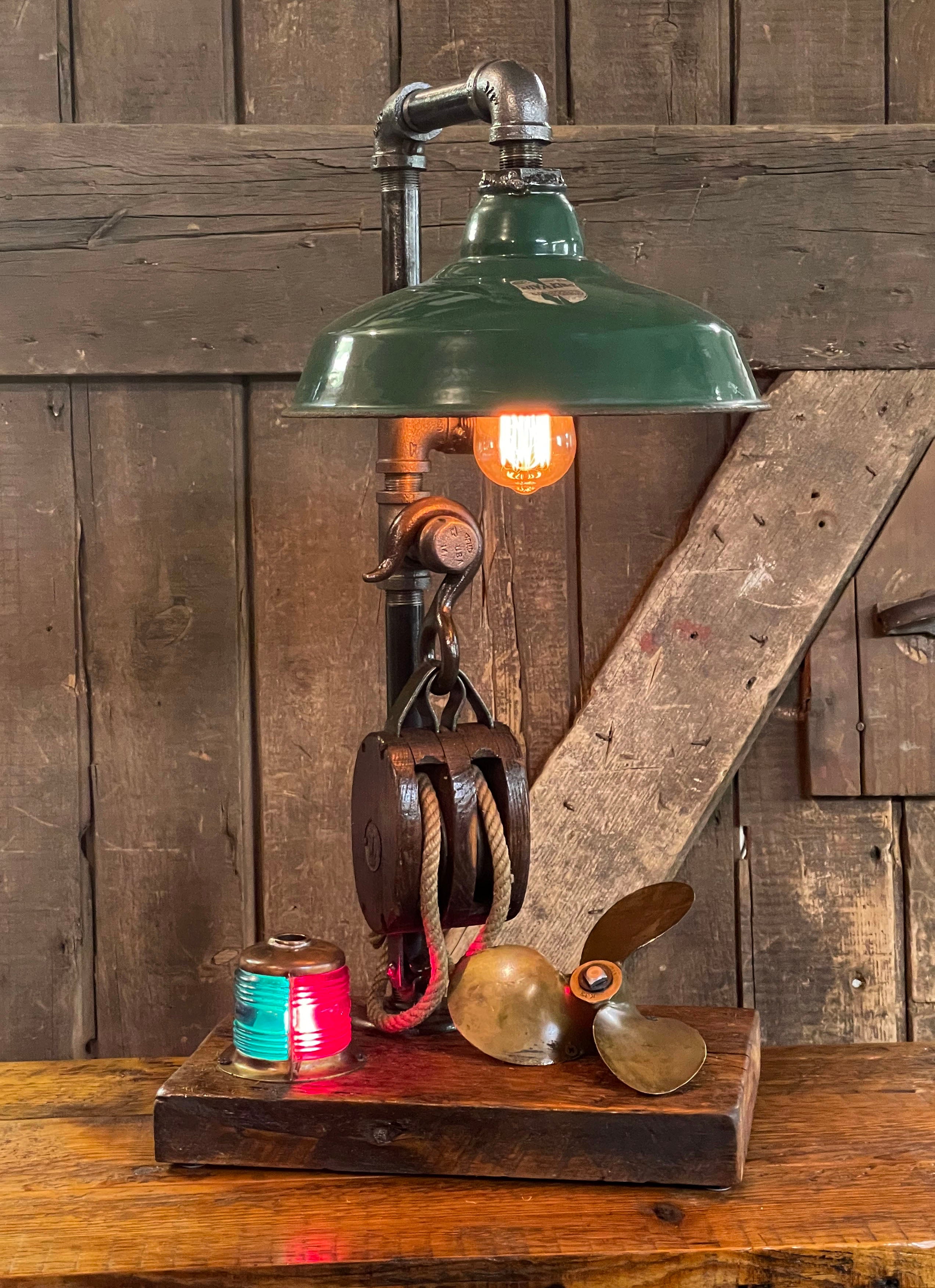 舟ランプ 金属製　アンティーク Steampunk Industrial / Antique Nautical Boat Display / Nautical